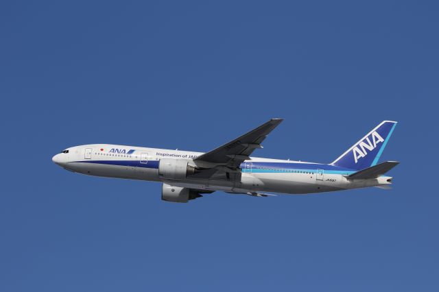 Boeing 777-200 (JA8197)