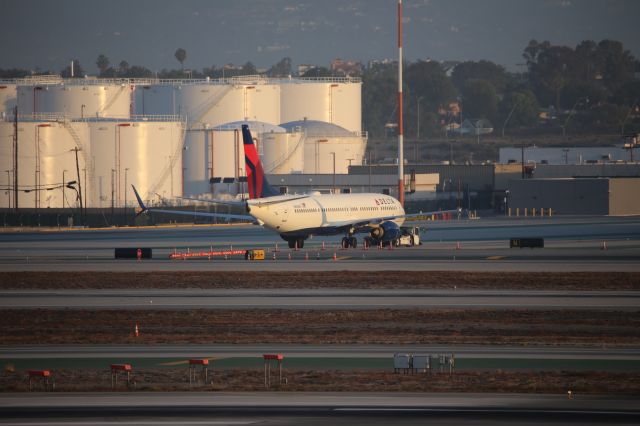 Boeing 737-900 (N848DN)