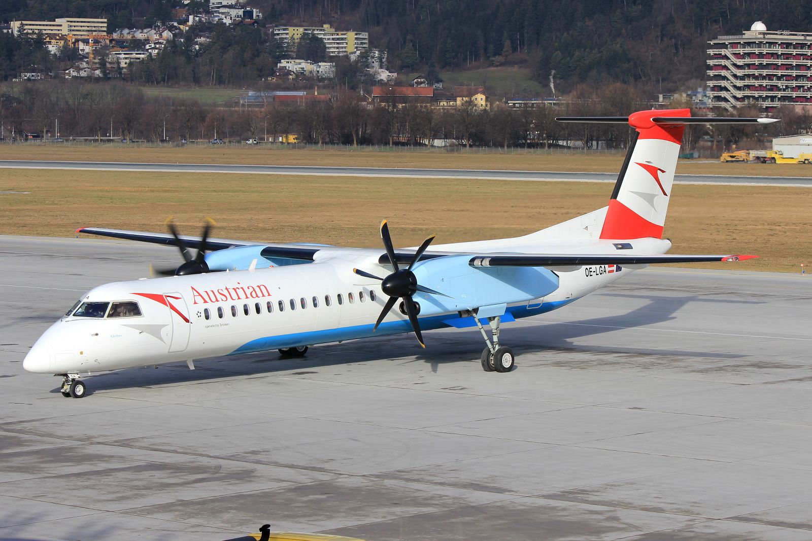 de Havilland Dash 8-400 (OE-LGA)