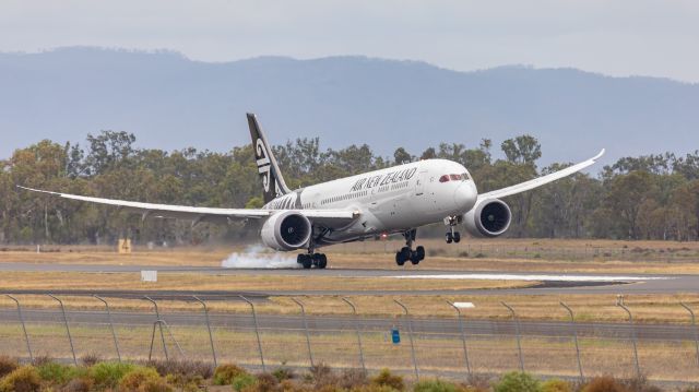 Boeing 787-9 Dreamliner (ZK-NZH)