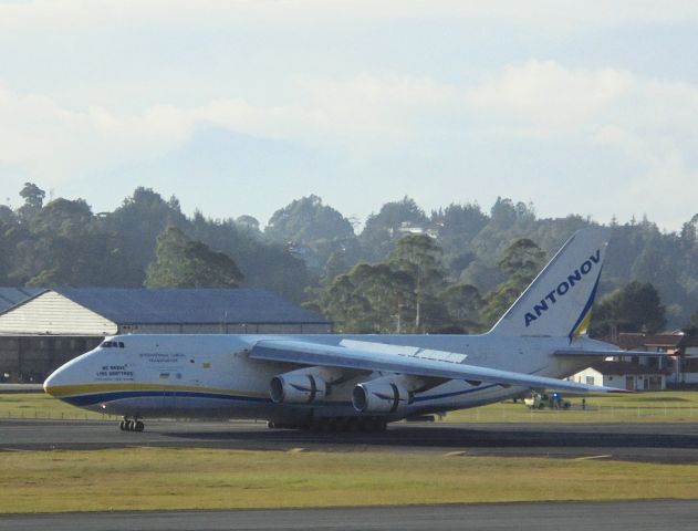 Antonov An-124 Ruslan (UR-82008) - Visita de AN124-100 a Medellín-Rionegro José Maria Cordova para el traslado de las compuertas para Hidroituango por parte de EPM 