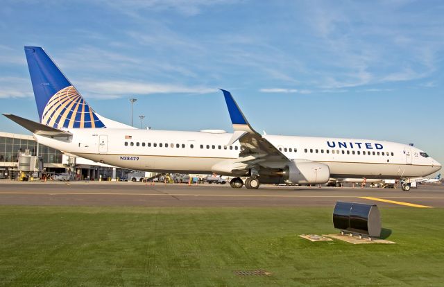 Boeing 737-900 (N38479) - 1st upload ever of N38479 Delivered to United on 12/23/2016