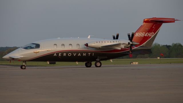 Piaggio P.180 Avanti (N864HD)