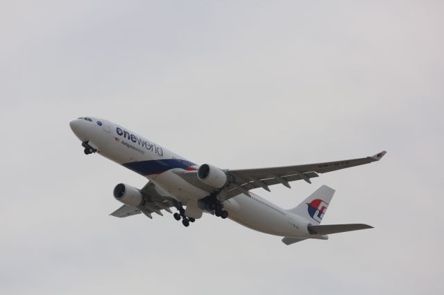 Airbus A330-300 (9M-MTE)