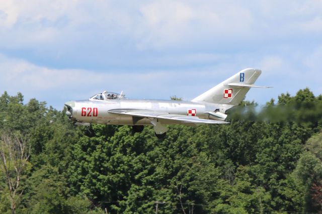 MIKOYAN MiG-17 (N620PF) - Randy Ball on final in his MIG-17 at Thunder over Michigan 21 Aug 2016.