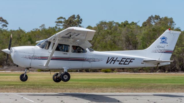 Cessna Skyhawk (VH-EEF)