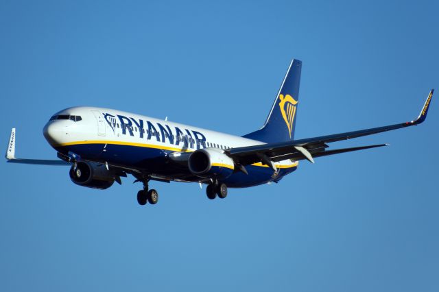 Boeing 737-800 (EI-FIS)