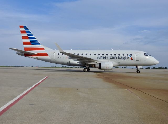 Embraer 170/175 (N783LC)