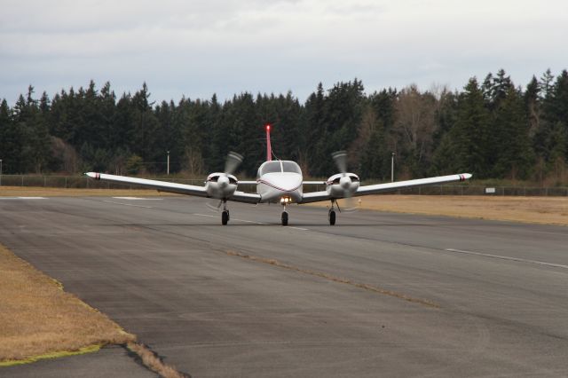 Piper Seneca (N33832)