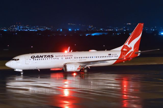 Boeing 737-800 (VH-VXR) - ADELAIDE AIRPORT, FRIDAY APRIL 29, 2022