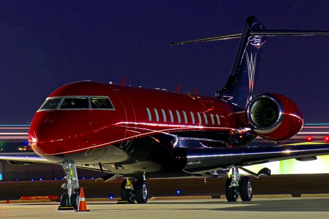 Bombardier Global 5000 (N247WE)