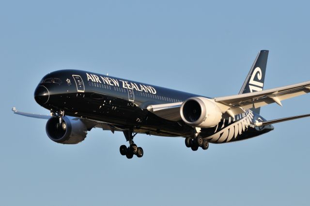 Boeing 787-9 Dreamliner (ZK-NZE)