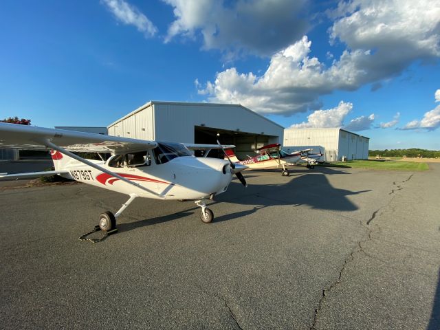 Cessna Skyhawk (N879GT)
