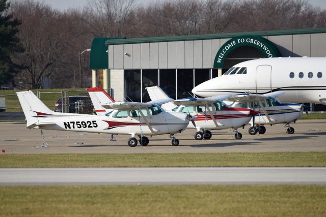 Cessna Skyhawk (N75925) - 1976 Build 172 there in the foreground. As seen on 12-11-20