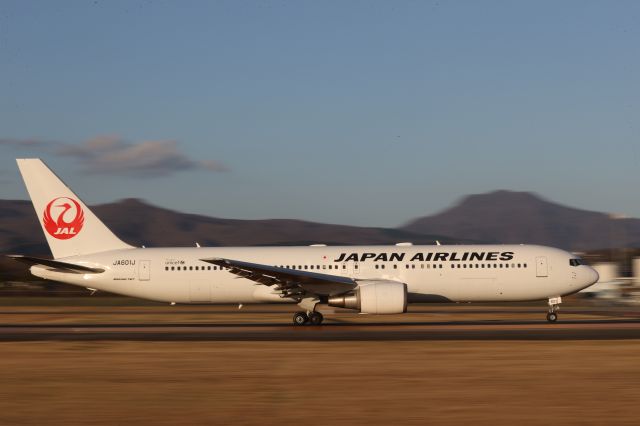 BOEING 767-300 (JA601J) - December 06, 2023:HKD-HND.