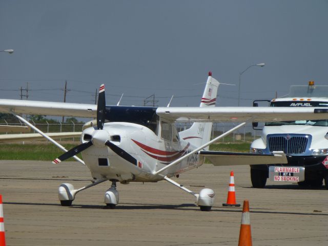 Cessna Skylane (N1252E)