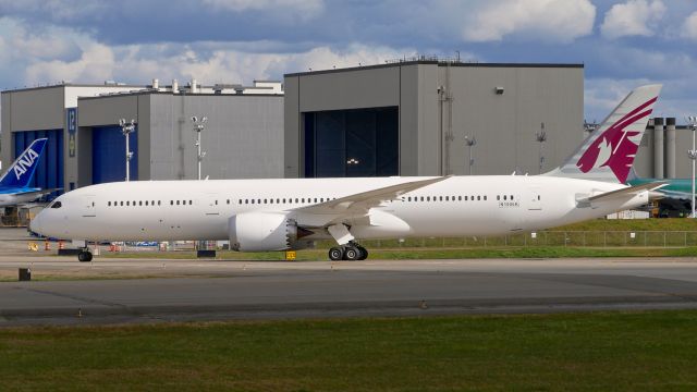 Boeing 787-9 Dreamliner (A7-BHJ) - BOE946 taxis to the Boeing North ramp after its ferry flight from KVCV on 3.16.22. (ln 1041 / cn 64212).  The aircraft is using temp reg #N1006K. 