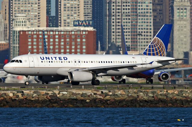 Airbus A320 (N466UA)