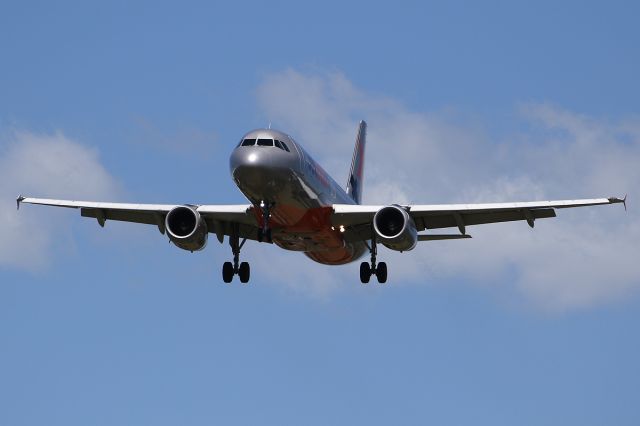 Airbus A320 (VH-VGD)