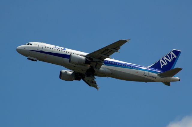 Airbus A320 (JA8300) - 2013-08-13