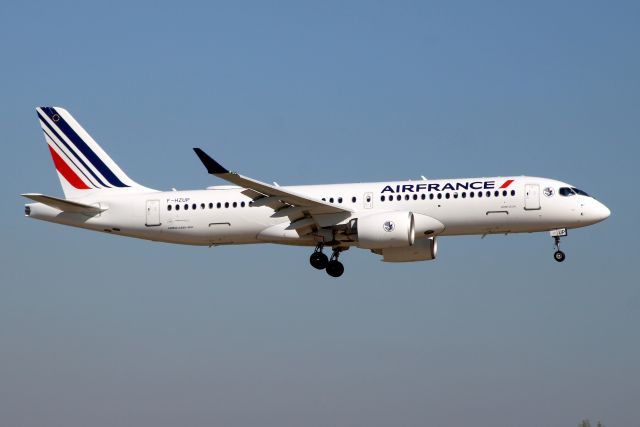 Airbus A220-300 (F-HZUP) - On short finals for rwy 09L on 4-Apr-23 operating flight AFR1580 from LFPG.