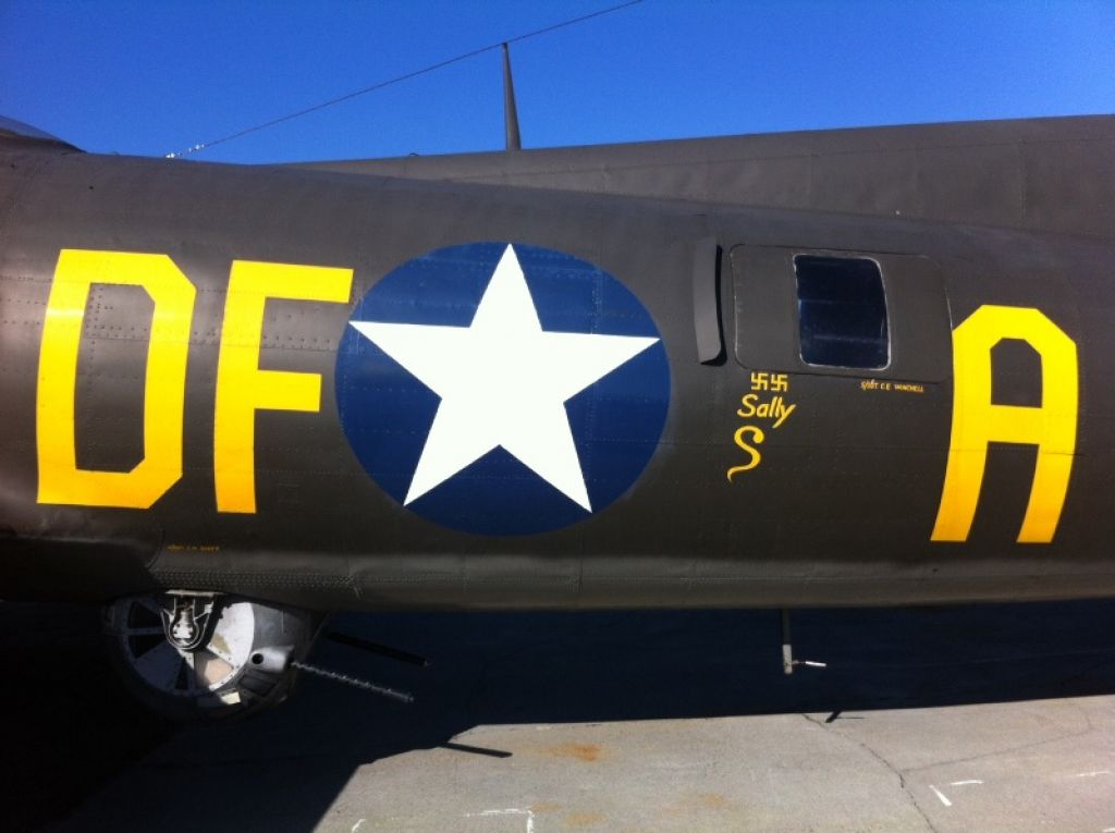 Boeing B-17 Flying Fortress (N3703G)