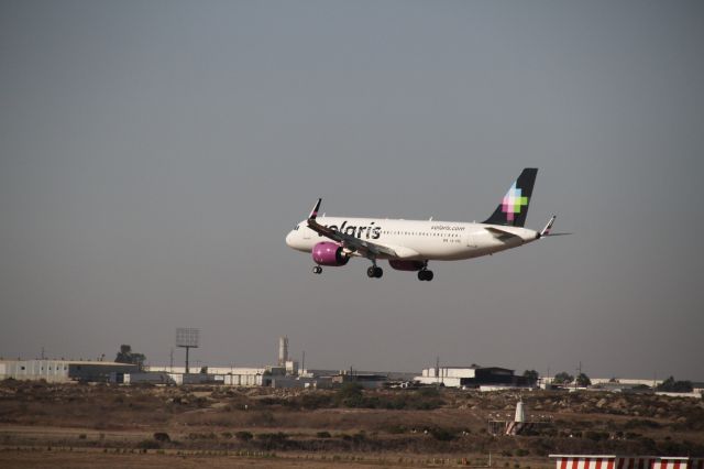 Airbus A320 (XA-VRE) - FINAL APPROACH 27 MMTJ