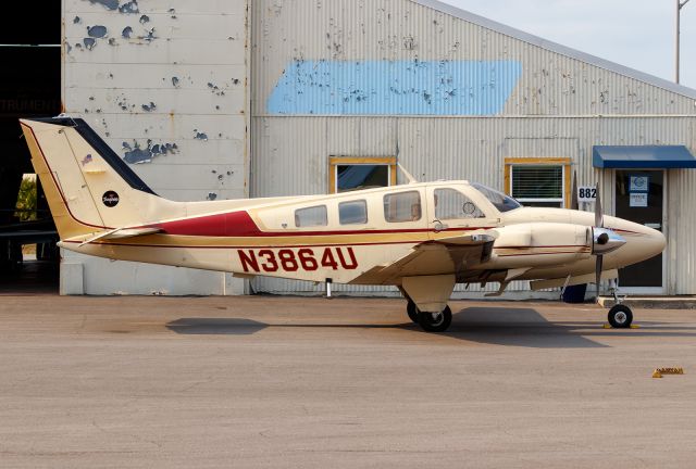 Beechcraft Baron (58) (N3864U)