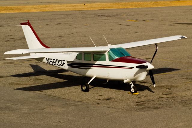 Cessna Centurion (N5833F)