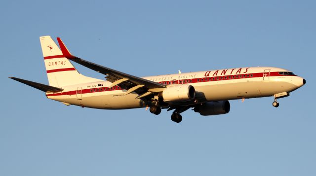 Boeing 737-800 (VH-VXQ) - New Retro Jet On Approach To Rwy 16R