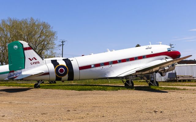 Douglas DC-3 (C-FDTD)