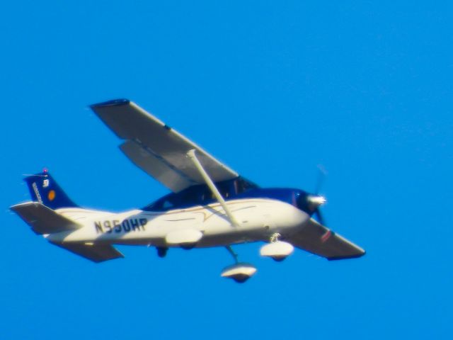 Cessna 206 Stationair (N950HP)
