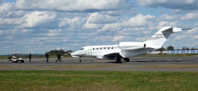 Cessna Citation X (N700LH) - Shortly after arriving is this 2001 Cessna 750 Citation X in the Autumn of 2023.