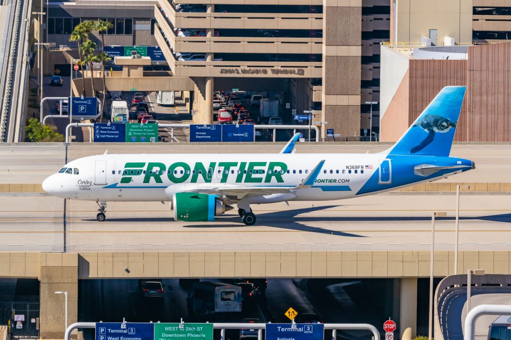 Airbus A320neo (N368FR) - Frontier Airlines A320 neo taxiing at PHX on 11/6/22. Taken with a Canon 850D and Tamron 70-200 G2 lens.