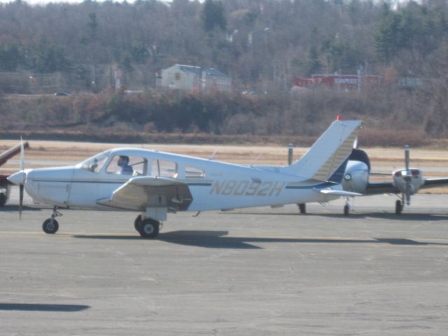 Piper Cherokee (N8092H) - Coming to pick up a passenger.