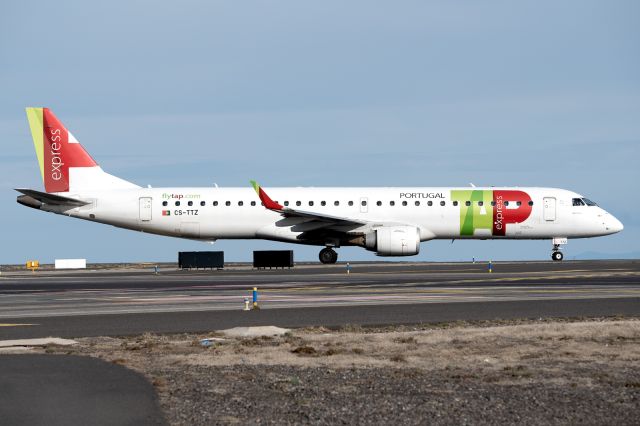 Embraer ERJ-190 (CS-TTZ)