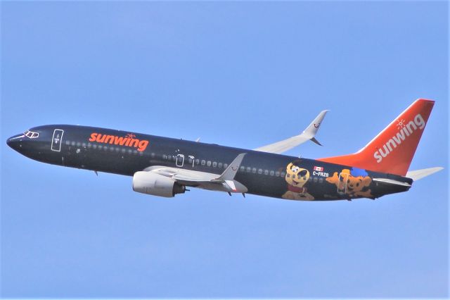 Boeing 737-800 (C-FRZG) - On winter lease from TUI, Thomson the Dog and Bamse the Bear are shown
