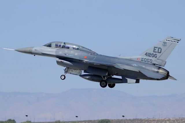 86-0050 — - General Dynamics F-16D Block 30E Fighting Falcon 86-0050 of the 412th Operations Group at Edwards AFB on September 20, 2012.