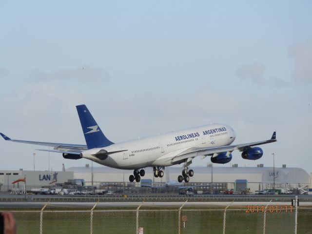 Airbus A340-300 (LV-ZRA)