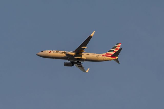 Boeing 737-800 (N816NN)