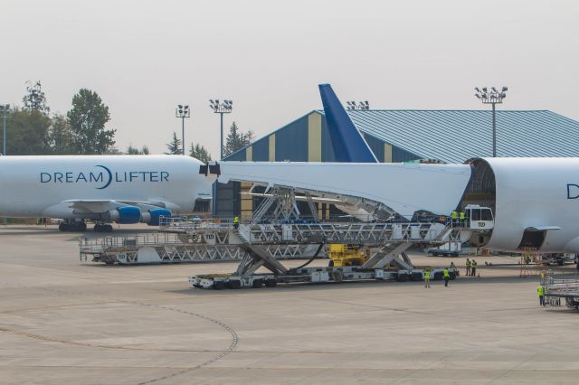 Boeing 747-200 (N747BC) - Dream)Lifter #2 unloads a pair of 787 wings at KPAE