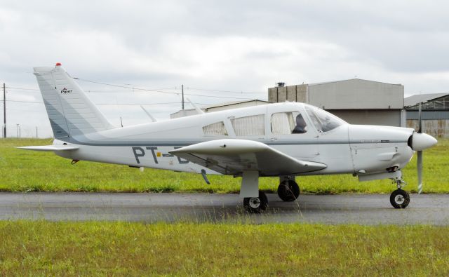 Piper Cherokee (PT-DXZ)