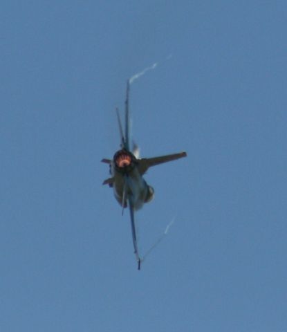 Lockheed F-16 Fighting Falcon — - F-16 USAF Viper Team East, Blue Thunder Airshow, 24 Jul 10