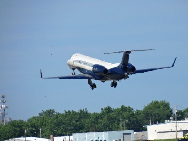 Embraer Legacy 600/650 (N1977H)