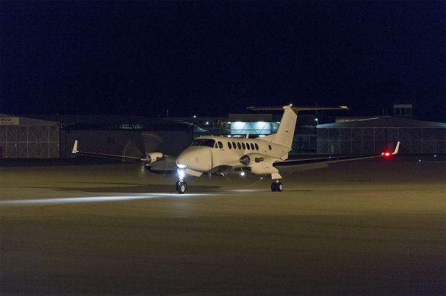 Beechcraft Super King Air 350 (VH-ZPJ) - Hawker Pacific (VH-ZPJ) Beechcraft Super King Air 350i taxiing at Wagga Wagga Airport