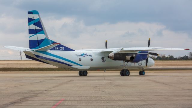 Antonov An-26 (UR-CQE)