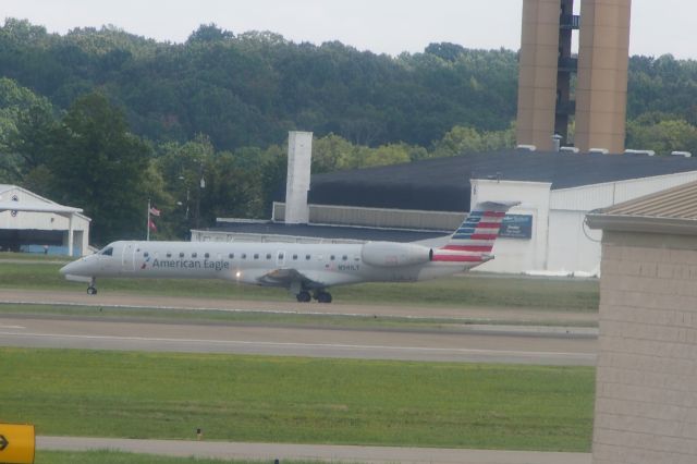 Embraer ERJ-145 (N941LT)