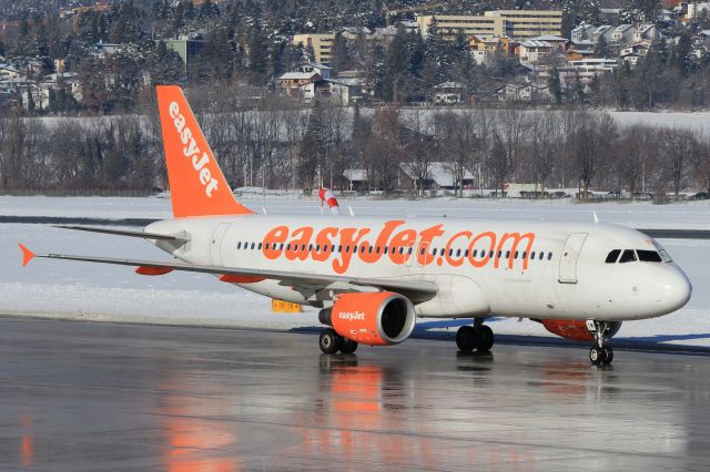 Airbus A320 (G-EZTM)