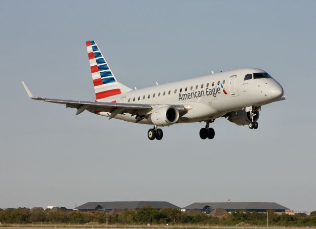 Embraer 170/175 (N776MS)
