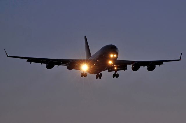 Ilyushin Il-96 (RA-96016) - Obama-Medvedev START meeting in Prague